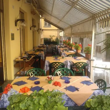 Hotel Vecchia *